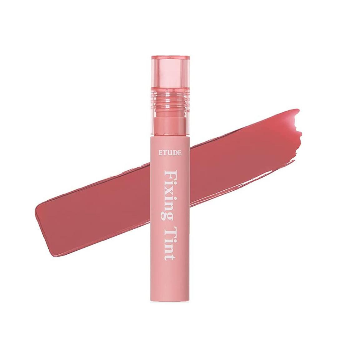 Etude Fixing Tint i farven #05 Midnight Mauve, med en stribe af mauve farve bagved.