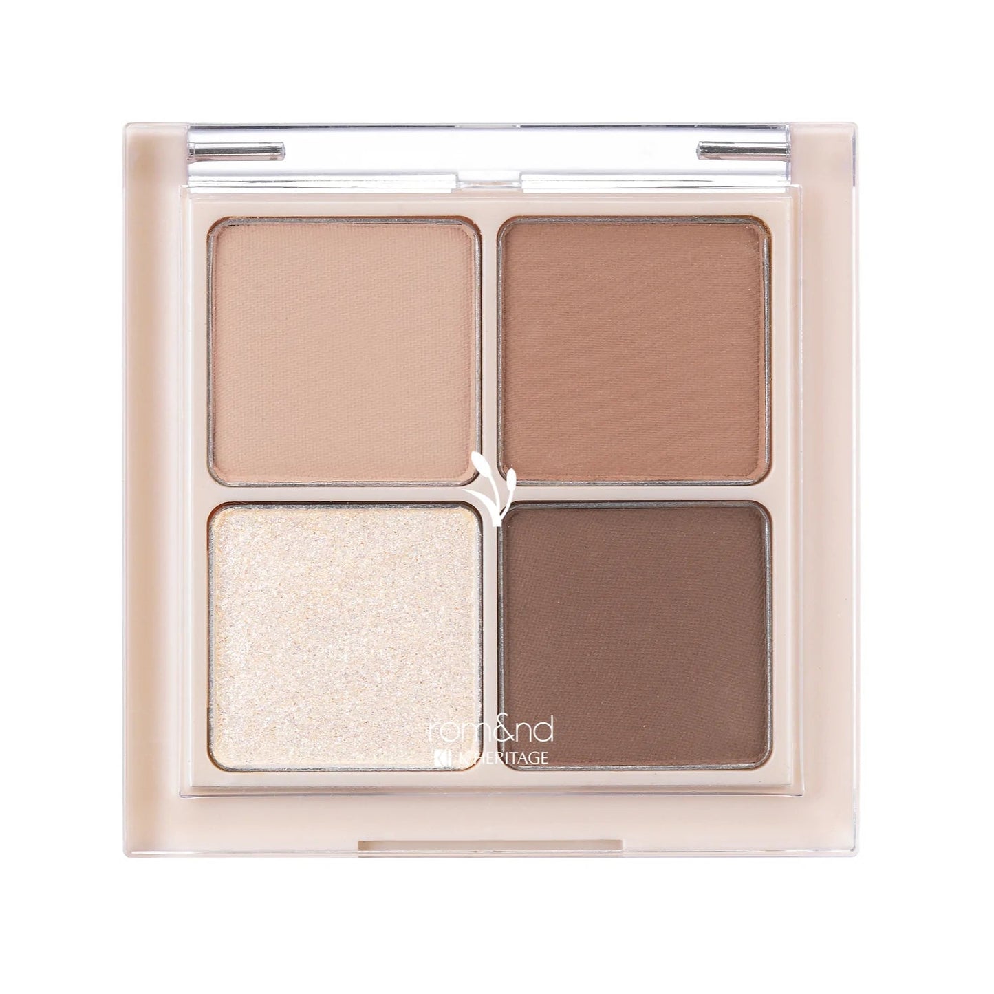 Øjenskyggepalette med fire neutrale nuancer: lys beige, brun, glitrende guld og mørkebrun.