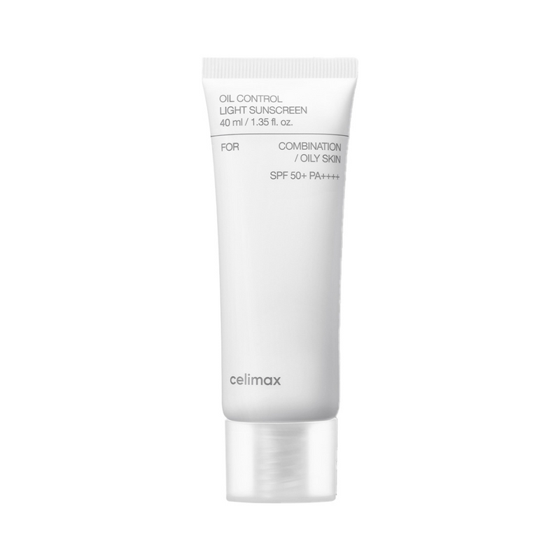 Hvid tube med "Celimax Oil Control Light Sunscreen", SPF 50+, til kombineret/fedtet hud.