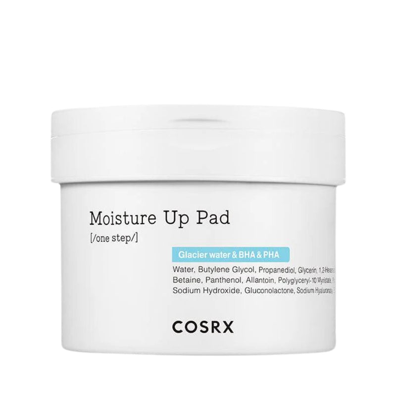 Hvid beholder med tekst "Moisture Up Pad" og mærket COSRX. Ingredienser angivet på forsiden.