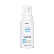 Hvid flaske med pumpe, etiketten siger "Etude Soon Jung pH 6.5 Whip Cleanser", 250 ml.