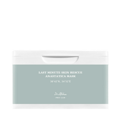 Hvid beholder med lyseblå etiket, tekst: "Last Minute Skin Rescue Anastatica Mask", Dr. Althea.