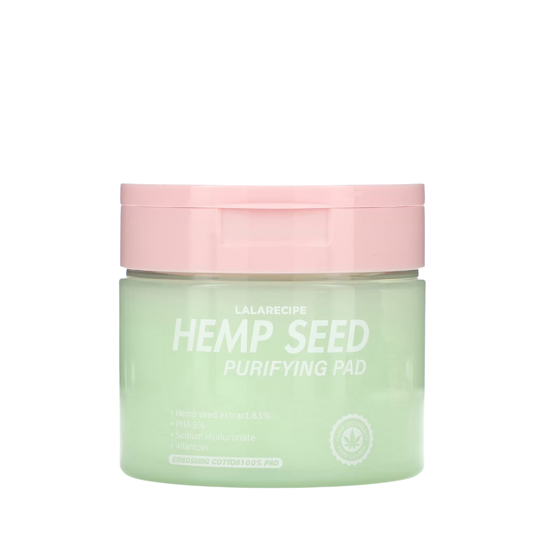 Grøn krukke med lyserød låg, tekst "Lala Recipe - Hemp Seed Purifying Pad" og ingredienser.
