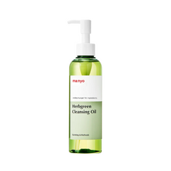 Grøn flaske med pumpe, etiket med teksten "manyo", "Herbgreen Cleansing Oil", "Calming & Refresh".