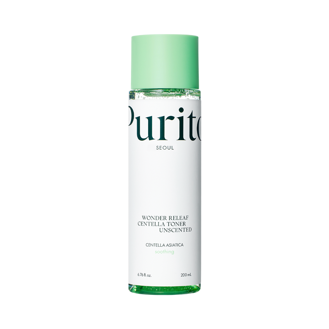 Klar flaske med grøn hætte, mærket "Purito SEOUL Wonder Releaf Centella Toner Unscented".