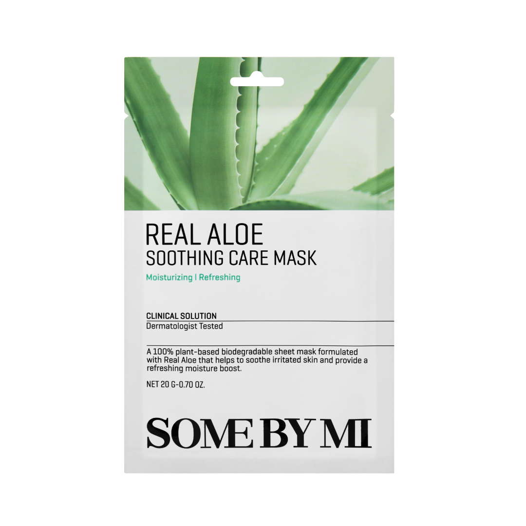 Pakke med aloe baggrund, tekst: "Real Aloe Soothing Care Mask, Some By Mi", fugtgivende.
