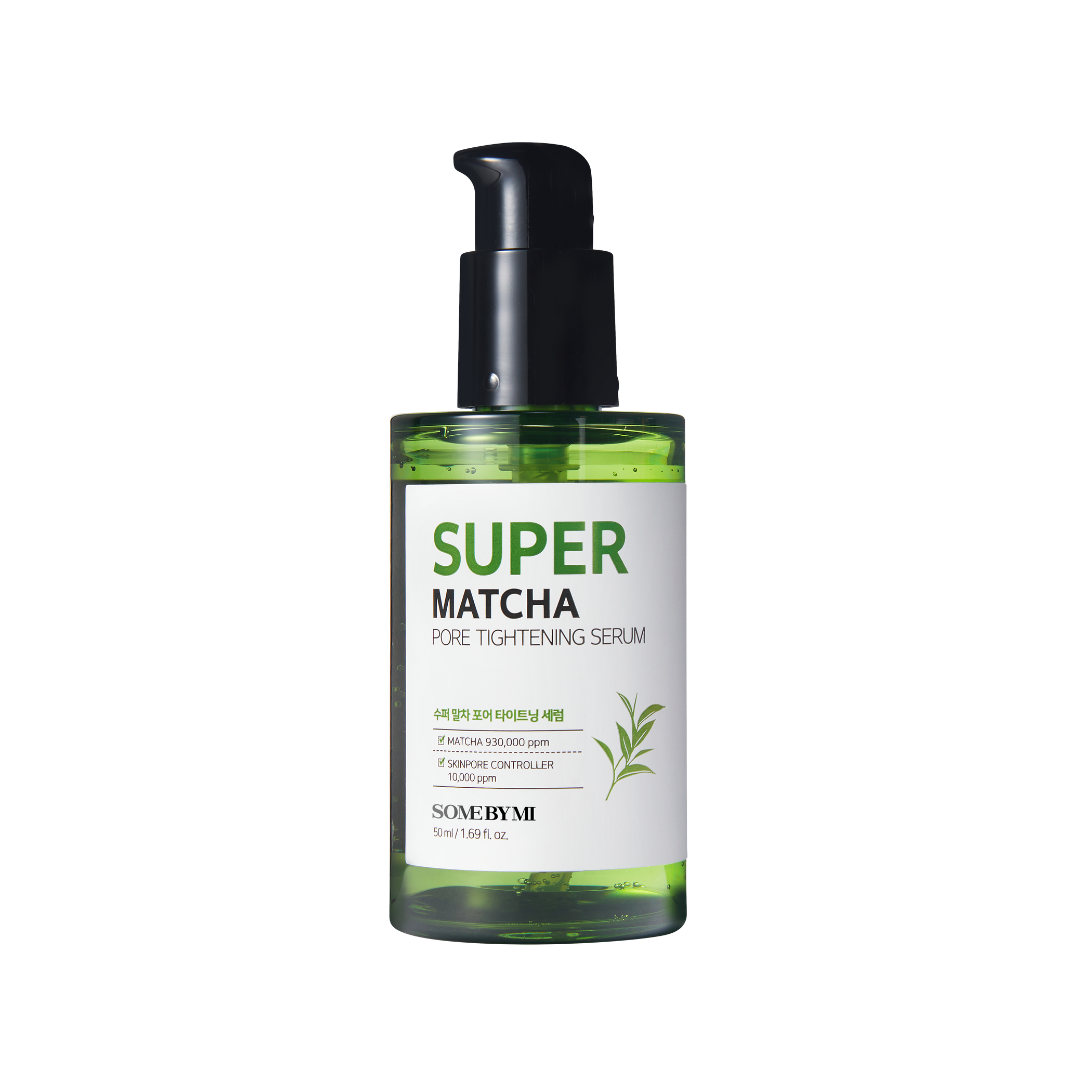 Flaske med Some By Mi Super Matcha Pore Tightening Serum, grøn etikette, sort pumpe.