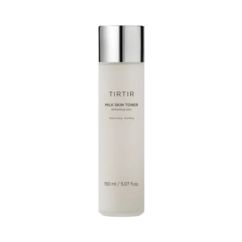 Cylindrisk flaske med sølvhætte, mærket "TIRTIR Milk Skin Toner", 150 ml.
