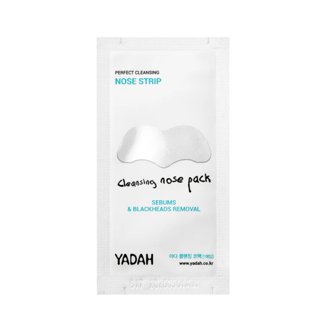 Pakke med en Yadah næsestrip til fjernelse af talg og hudorme. Tekst: "Cleansing nose pack".