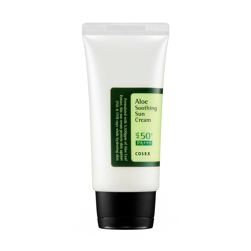 Hvid tube med sort låg, grøn etiket med teksten "Aloe Soothing Sun Cream SPF50+ PA+++".