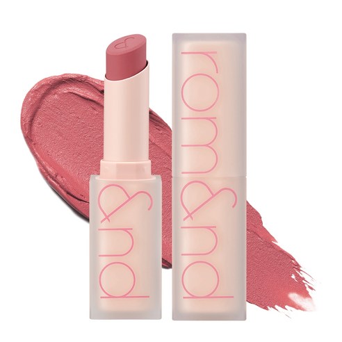Lyserød læbestift og swatch fra Rom&nd - Zero Matte Lipstick (#10 Pink Sand) med rosa emballage.
