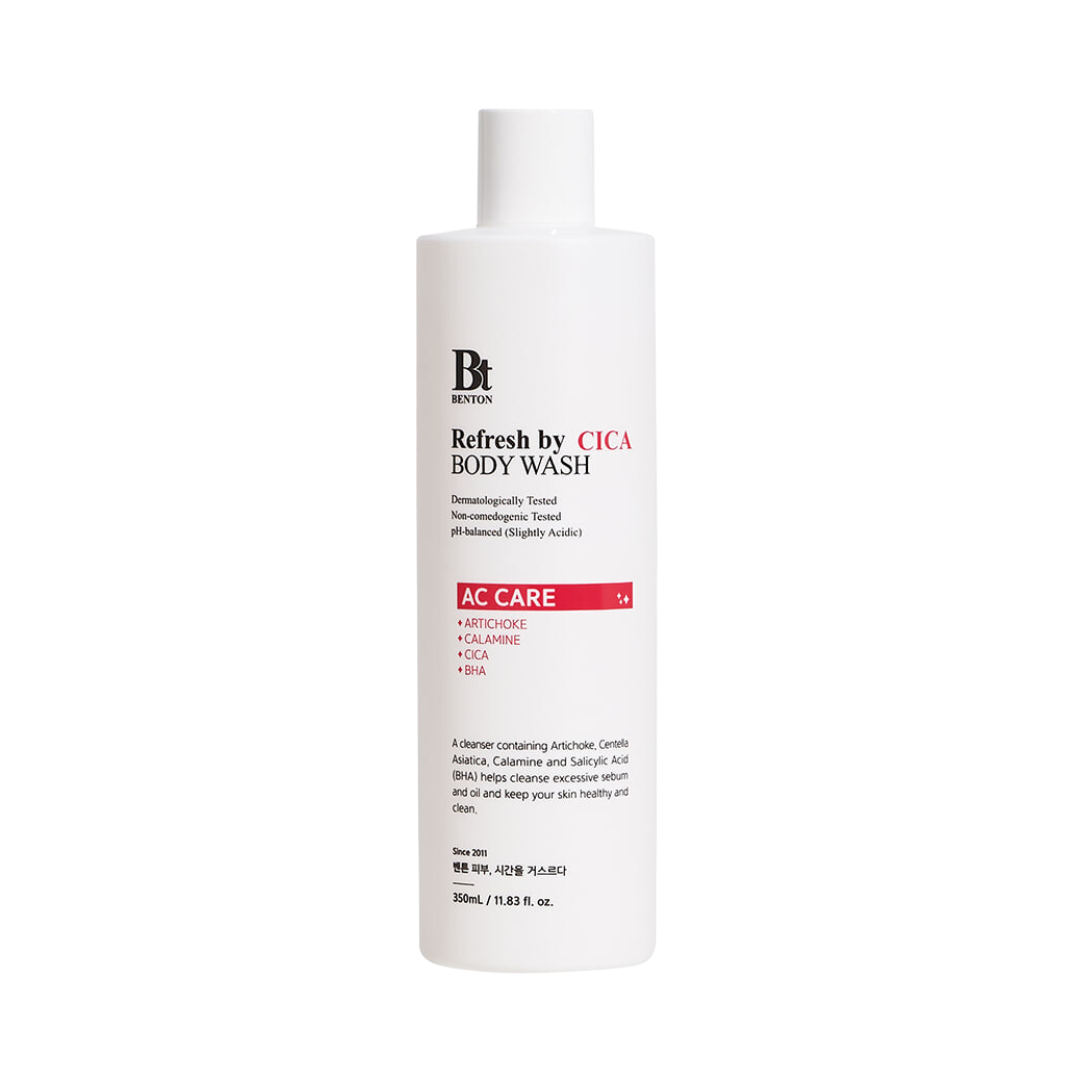 Hvid flaske med Benton Refresh by Cica Body Wash, detaljer om AC Care og ingredienser som artiskok.