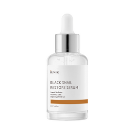 Flaske med iUNIK Black Snail Restore Serum, dropperlåg, klar væske og tydelig etiket.