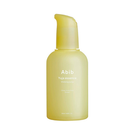 Gul flaske med pumpe, mærket "Abib Yuja Essence Vitalizing Pump," 50ml.