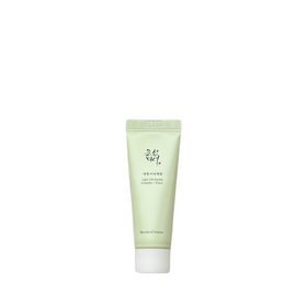 Lysgrøn tube med tekst: "Beauty Of Joseon - Light On Serum Centella + Vita C".