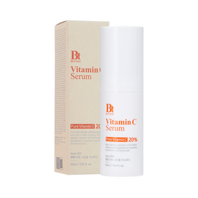 Hvid flaske og beige æske af Benton Vitamin C Serum, "Pure Vitamin C 20%" på etiketten.