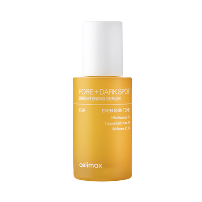 Gul flaske med hvid hætte, tekst: "Pore + Dark Spot Brightening Serum" og ingredienser.