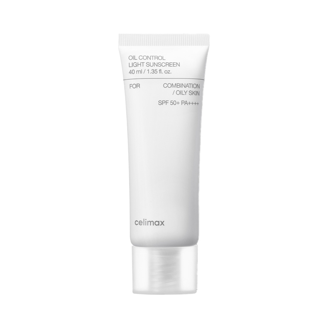 Hvid tube med "Celimax Oil Control Light Sunscreen", SPF 50+, til kombineret/fedtet hud.