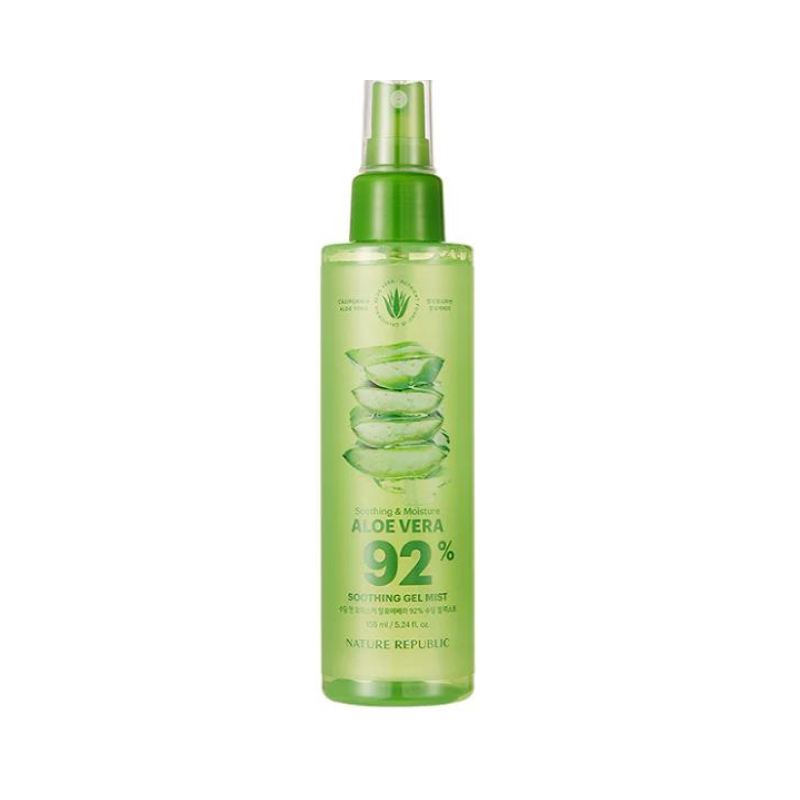 Grøn sprayflaske med aloe vera grafik, tekst viser 92% aloe indhold, Nature Republic mærket.