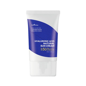 Hvid tube med blå label, "Isntree Hyaluronic Acid Natural Sun Cream SPF50+ PA++++", 50 ml.