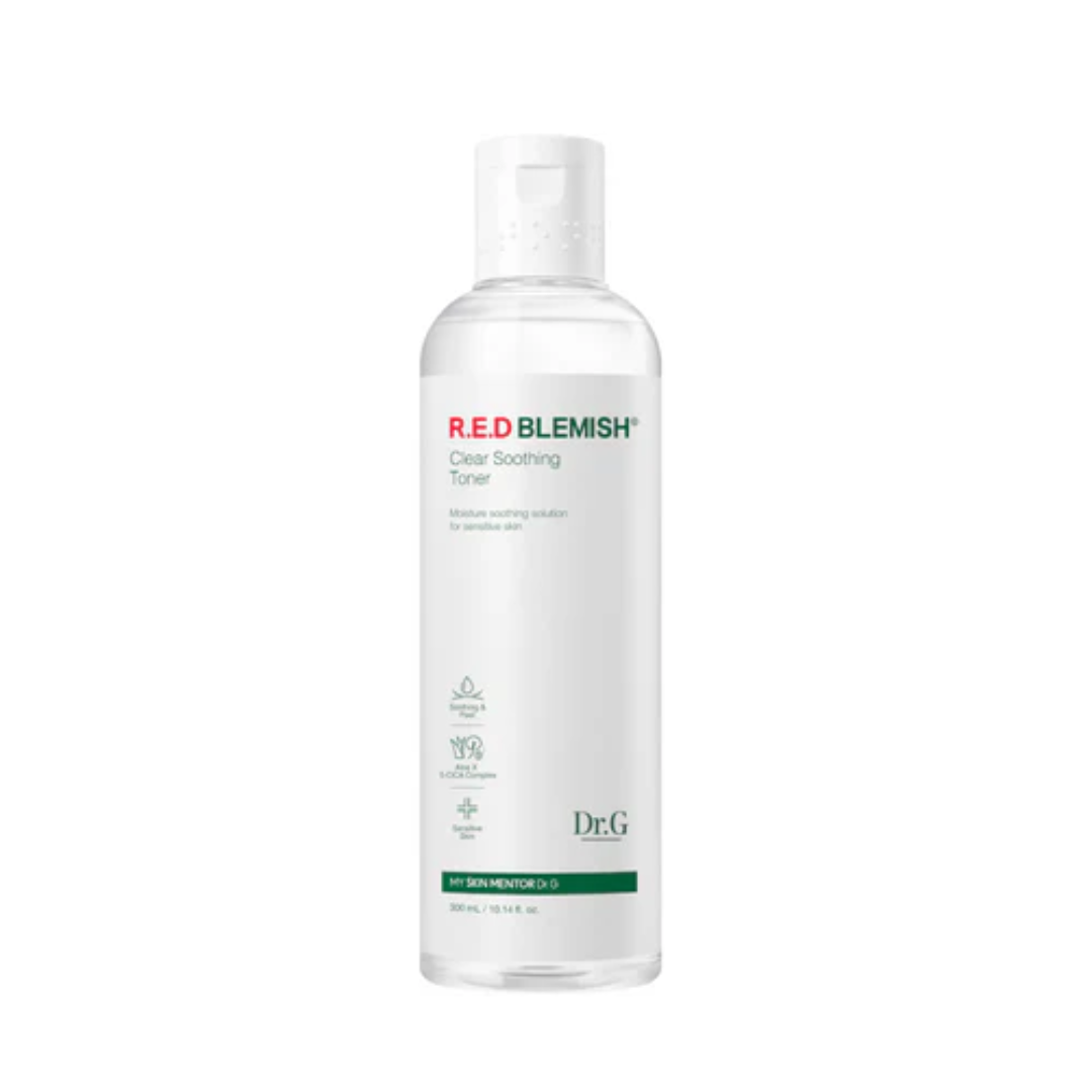 Klar flaske med hvid etiket, "R.E.D Blemish Clear Soothing Toner" af Dr.G til sensitiv hud.