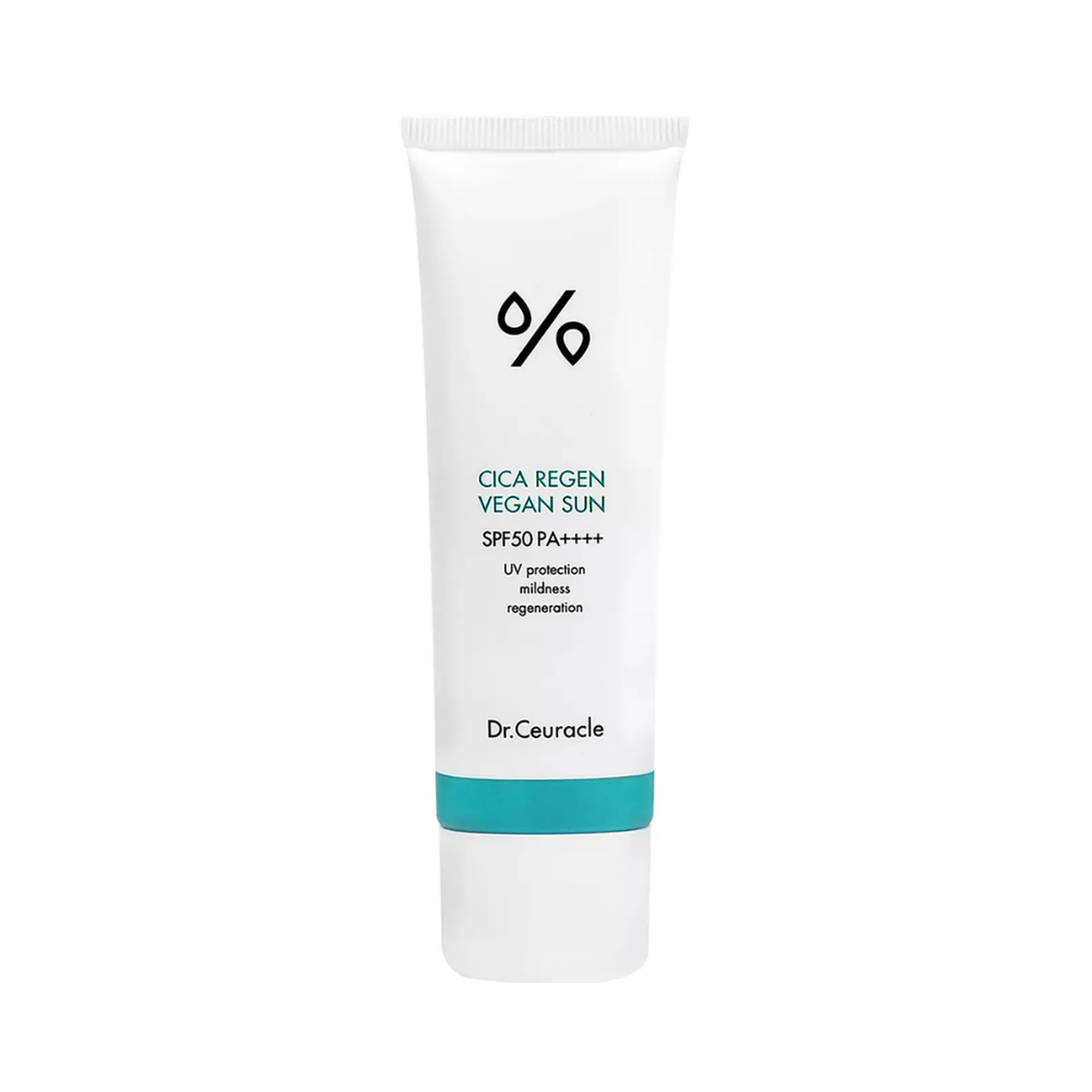 Hvid tube med teksten "Cica Regen Vegan Sun SPF50 PA++++" og Dr. Ceuracle-logoet.