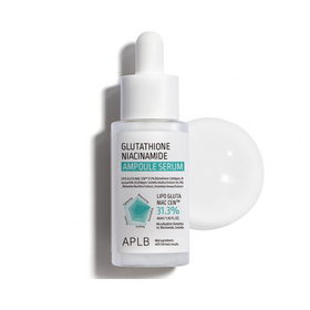 Hvid flaske med pipette, mærket "Glutathione Niacinamide Ampoule Serum" fra APLB.