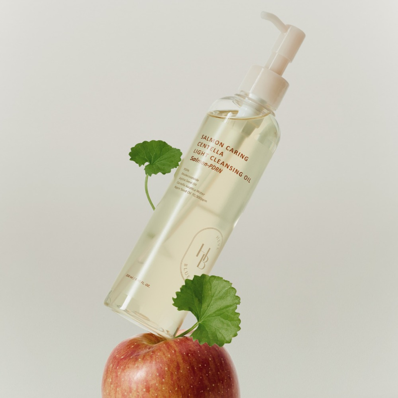 Heveblue - Salmon Caring Centella Light Cleansing Oil (240 ml.)