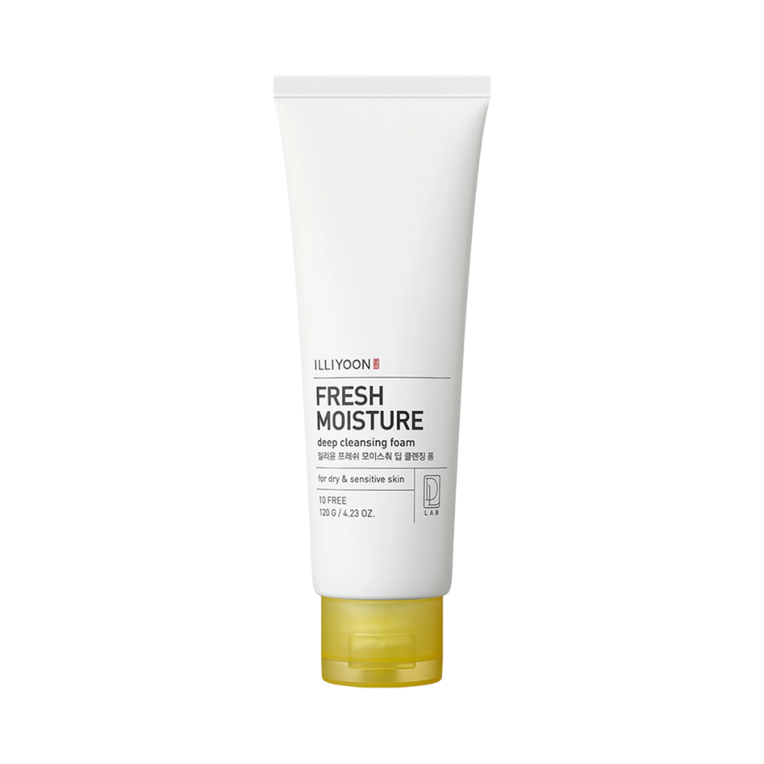 Hvid tube med gul hætte, mærket "Illiyoon Fresh Moisture Deep Cleansing Foam" til tør og sensitiv hud.
