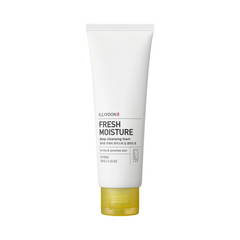 Hvid tube med gul hætte, mærket "Illiyoon Fresh Moisture Deep Cleansing Foam" til tør og sensitiv hud.
