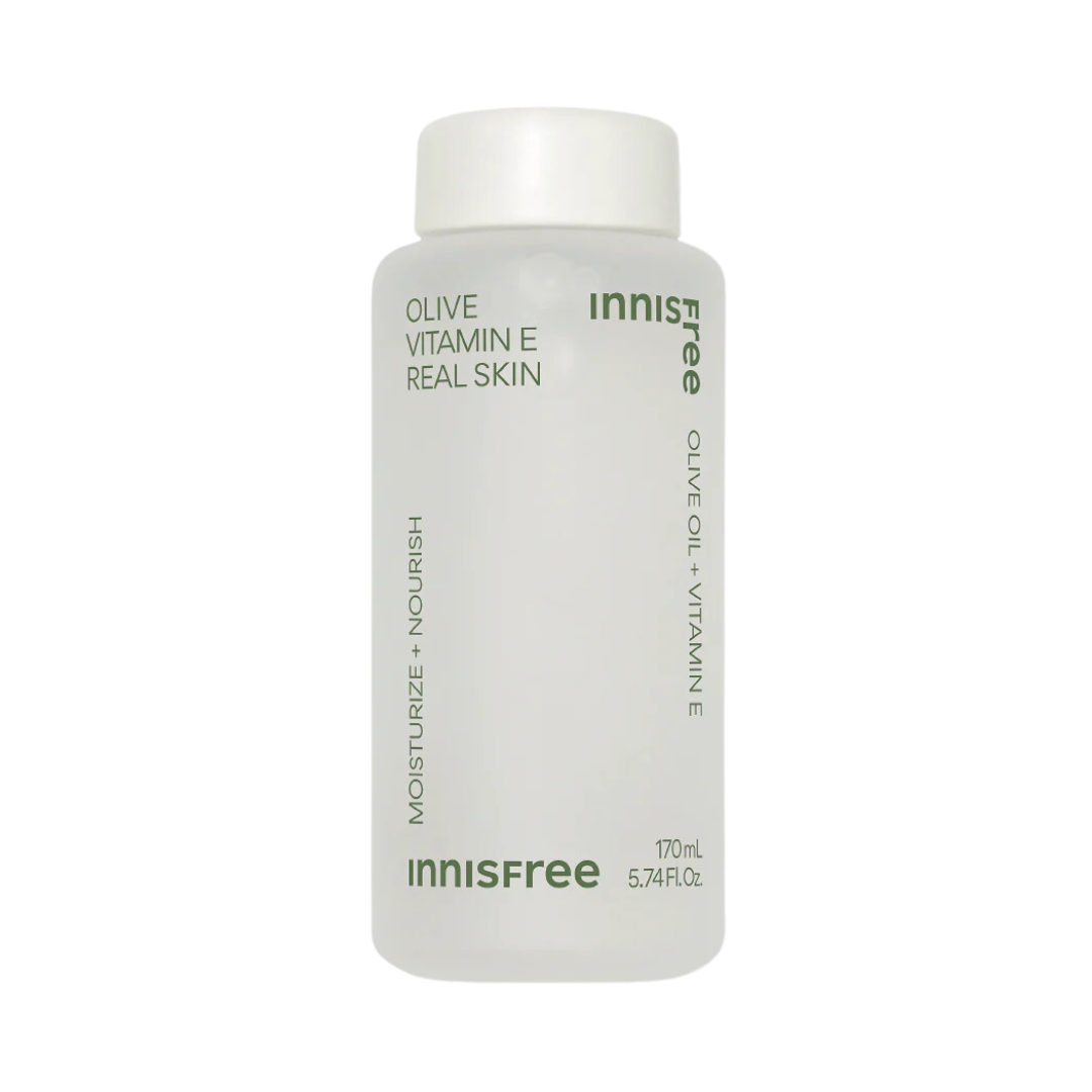 Flaske med Innisfree Olive Vitamin E Real Skin, 170 ml, med grøn tekst på hvid baggrund.