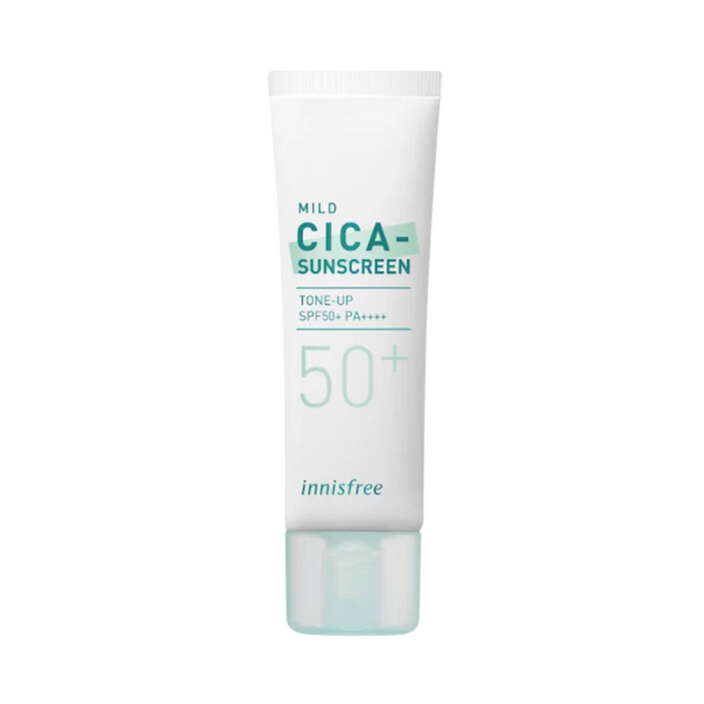 Hvid tube med teksten "Mild Cica Sunscreen" SPF50+ PA++++. Innisfree logo nederst, lysegrøn hætte.