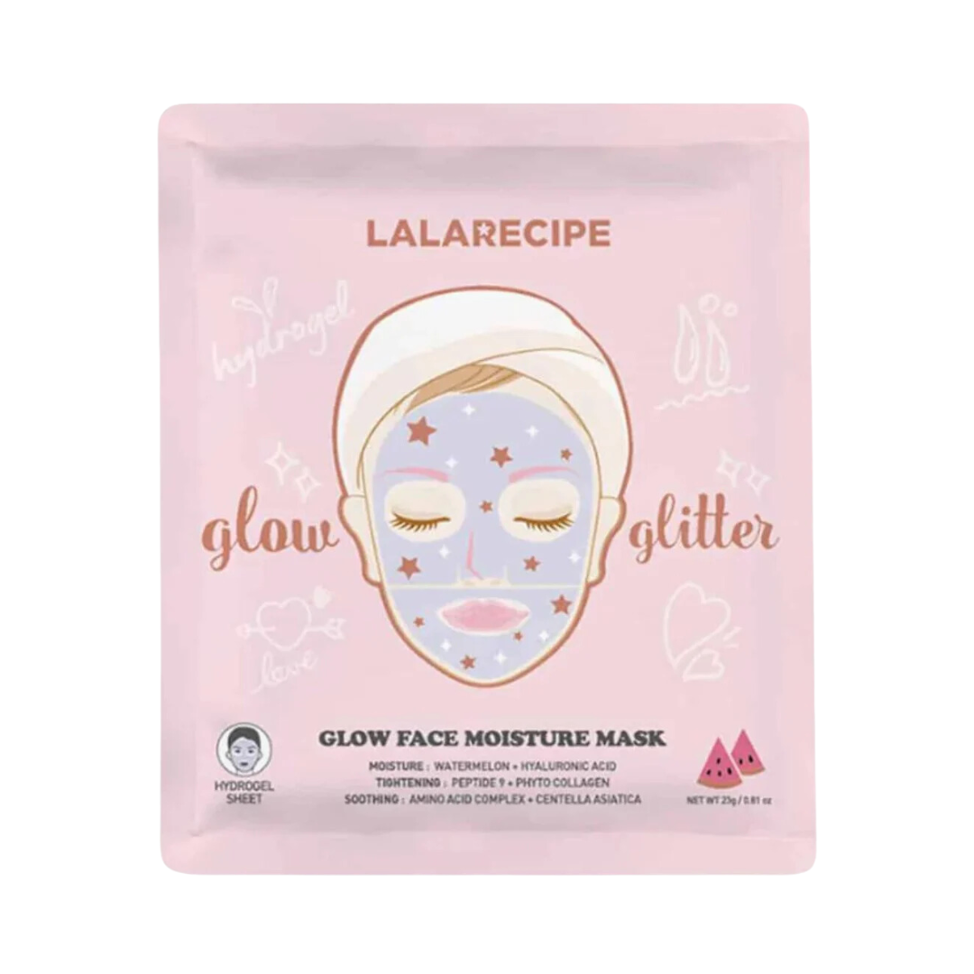 Rosa emballage med ansigt iført stjernemaske. Tekst: "LALA RECIPE," "glow," "glitter," og ingredienser.