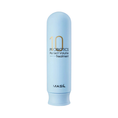 Lys blå flaske, rund top, tekst: "10 Probiotics Perfect Volume Treatment", mærke: "MASIL".