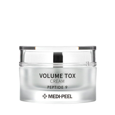 Klar krukke med teksten "Volume Tox Cream Peptide 9" og "Medi-Peel" på forsiden.