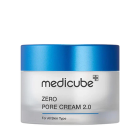 Medicube Zero Pore Cream 2.0 med blå låg og gennemsigtig krukke, til alle hudtyper.