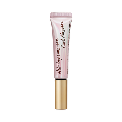 Pink mascara tube med guldhætte, tekst: "All Day Long and Curl Mascara."