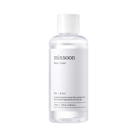 Klar plastflaske med hvid etiket, "mixsoon Bean Toner", 100 ml, minimalistisk design.