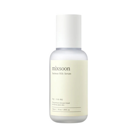 Hvid flaske med Mixsoon Soybean Milk Serum, 50 ml. Sort tekst på etiketten.