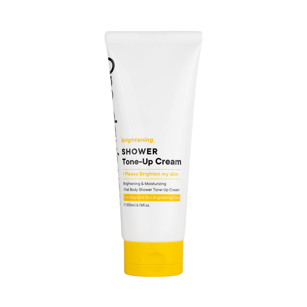 Hvid tube med gul hætte, mærket "Brightening Shower Tone-Up Cream", 200ml.