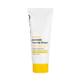 Hvid tube med gul hætte, mærket "Brightening Shower Tone-Up Cream", 200ml.