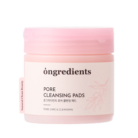 Pink krukke med etiketten "Ongredients - Pore Cleansing Pads" og enkel grafik.