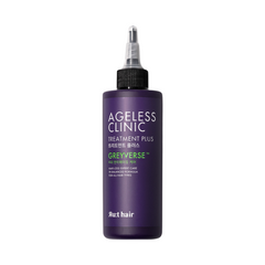 Mørk lilla flaske med sort låg, mærket "Ageless Clinic Treatment Plus". Tekst på engelsk og koreansk.