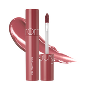 Rom&nd Juicy Lasting Tint #18 Mulled Peach, rør og børste, ferskenrosa nuance med farveprøve.