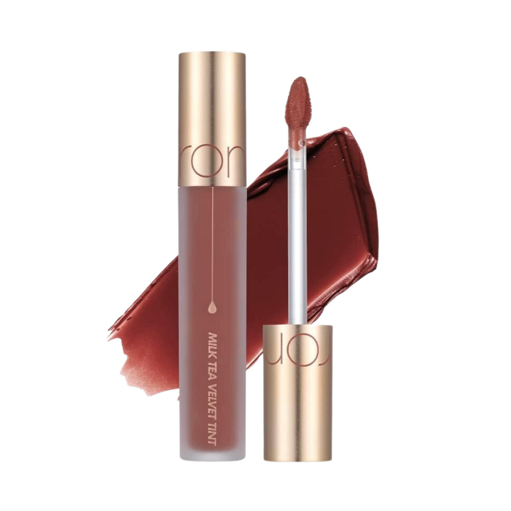 Lip tint i rose te nuancen med gyldent låg og penselapplikator.