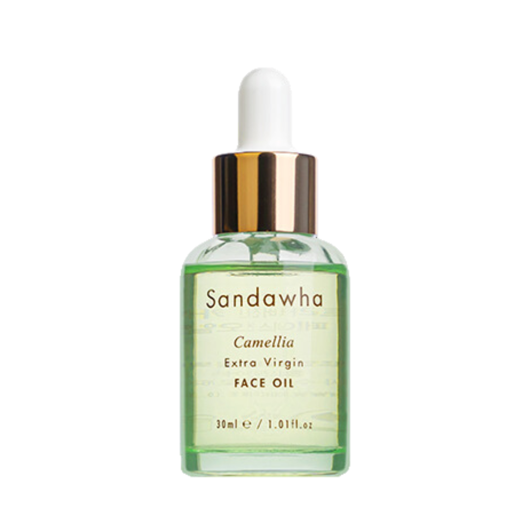 Klar flaske med hvid pipette, indeholder grøn olie. Etiket: Sandawha Camellia Face Oil, 30 ml.