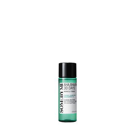 Grøn flaske med sort låg, etiket med "AHA BHA PHA 30 Days Miracle Toner, 30 ml."
