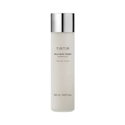 Cylindrisk flaske med sølvhætte, mærket "TIRTIR Milk Skin Toner", 150 ml.