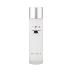 Flaske med sølvlåg, mærket "TIRTIR Milk Skin Toner Light" 150 ml. Fugtgivende og beroligende.