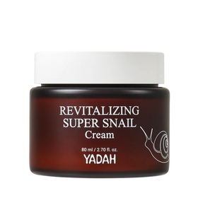 Brun krukke med hvidt låg, tekst "Revitalizing Super Snail Cream," snegltegning, 80 ml, Yadah.